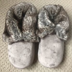 Brand new, unworn Pottery Barn slippers. Small